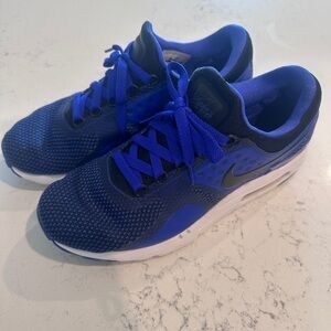 Nike Air Max Zero Essential